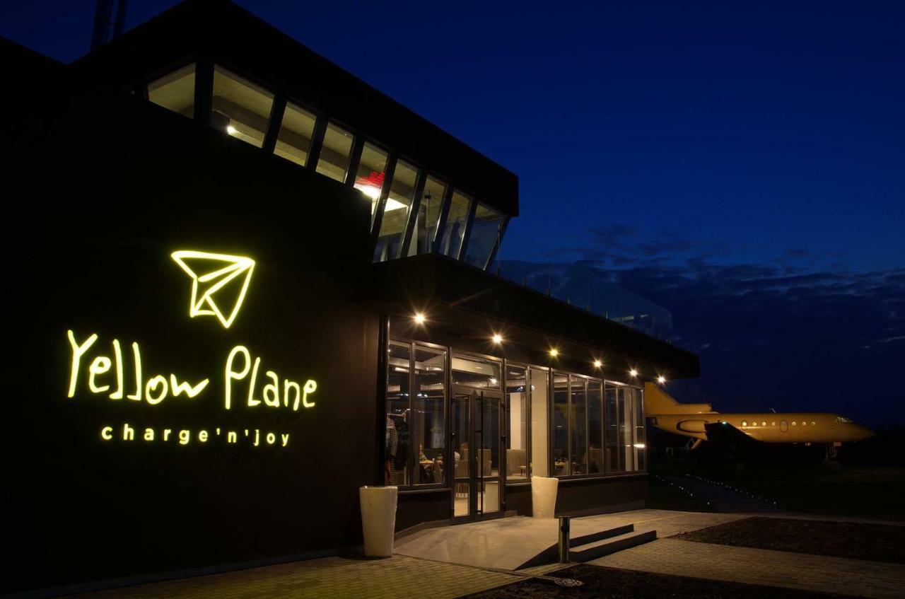 Yellow Plane * Yurov